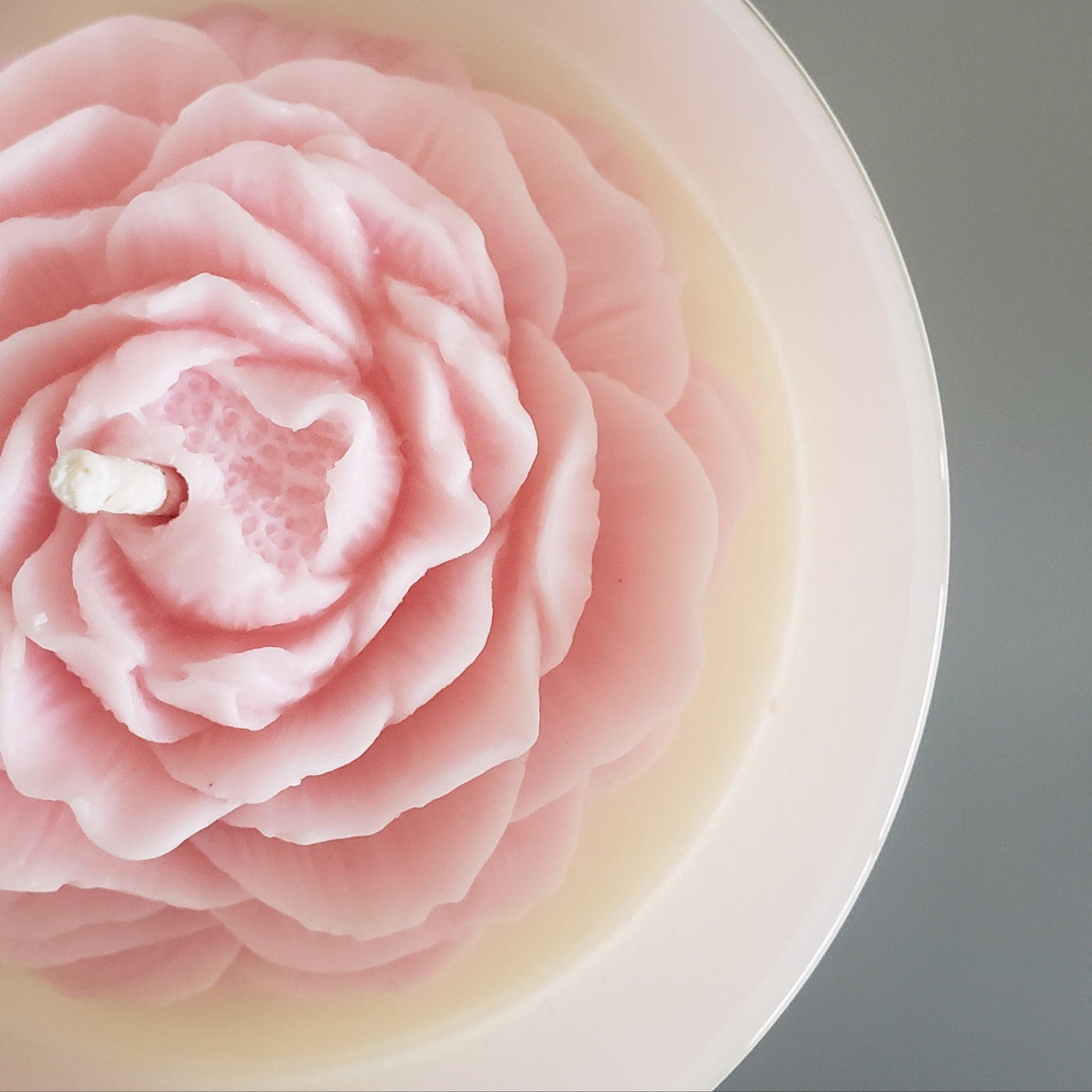 White Glass Peony Candle - Pink
