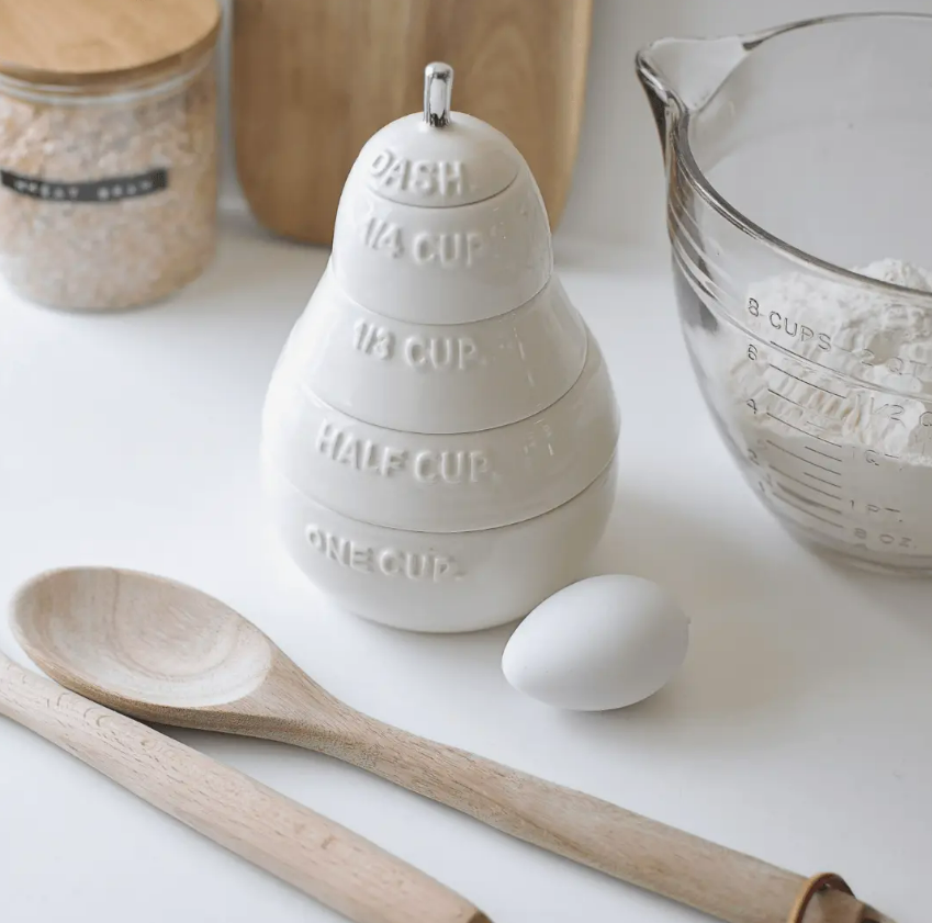 Pear measuring cups