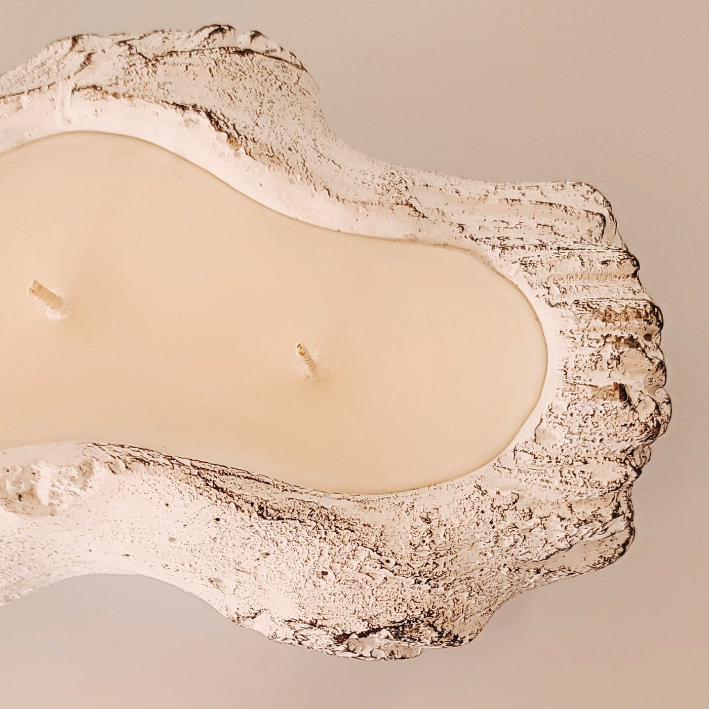(Classic Scents) Faux Log Candle (Natural & White)